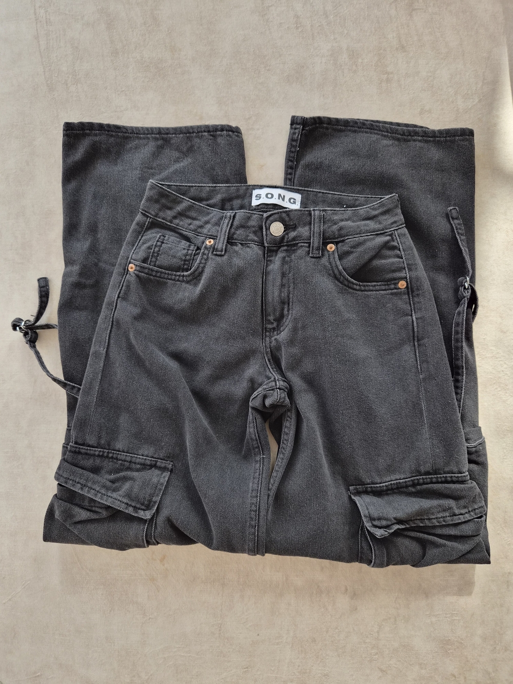 Low Mid Rise Wide Leg Cargo Jeans Black Washed - Size 00/23